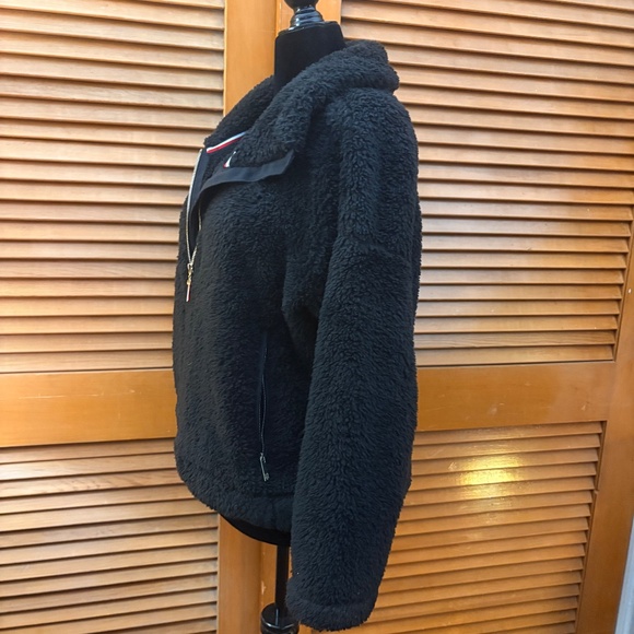 Tommy Hilfiger Fake Fur Half Zip Pullover - Black - Large - NWOT - Picture 4 of 11